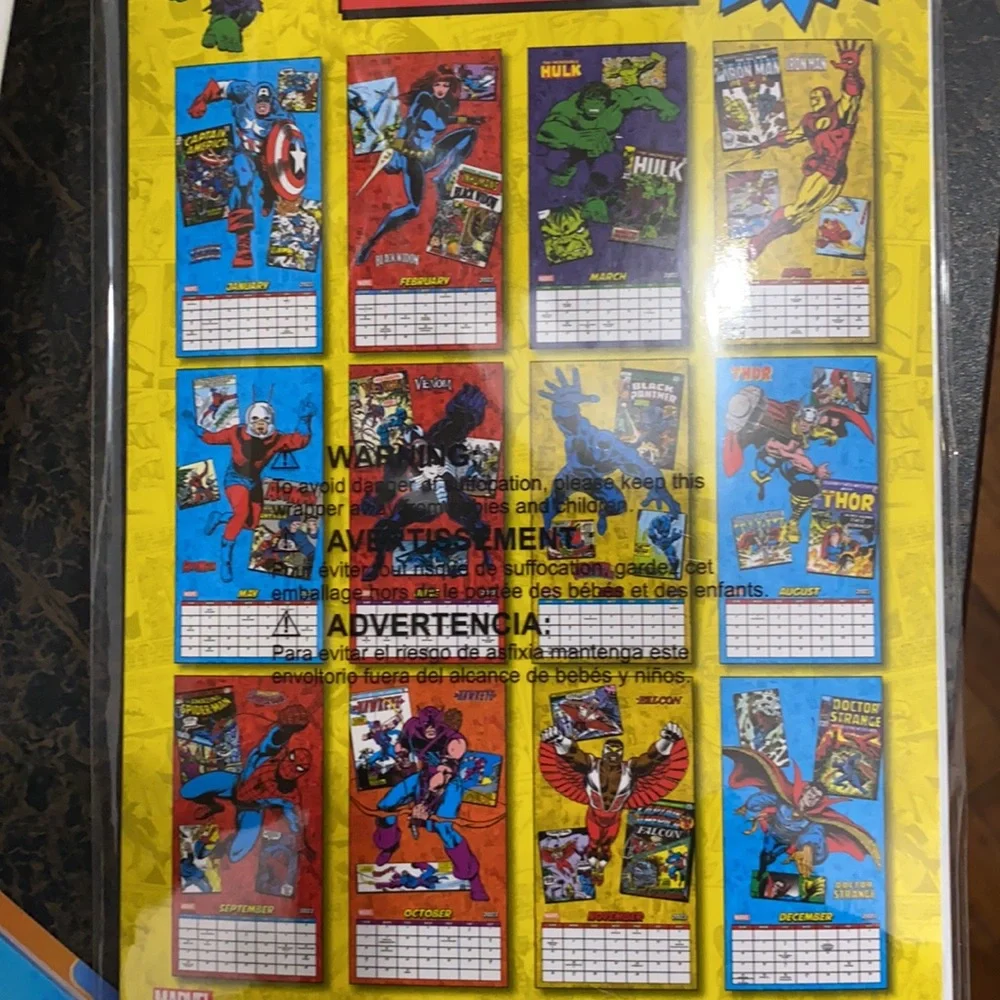 🌸 NWT Marvel 16 month 2023 calendar